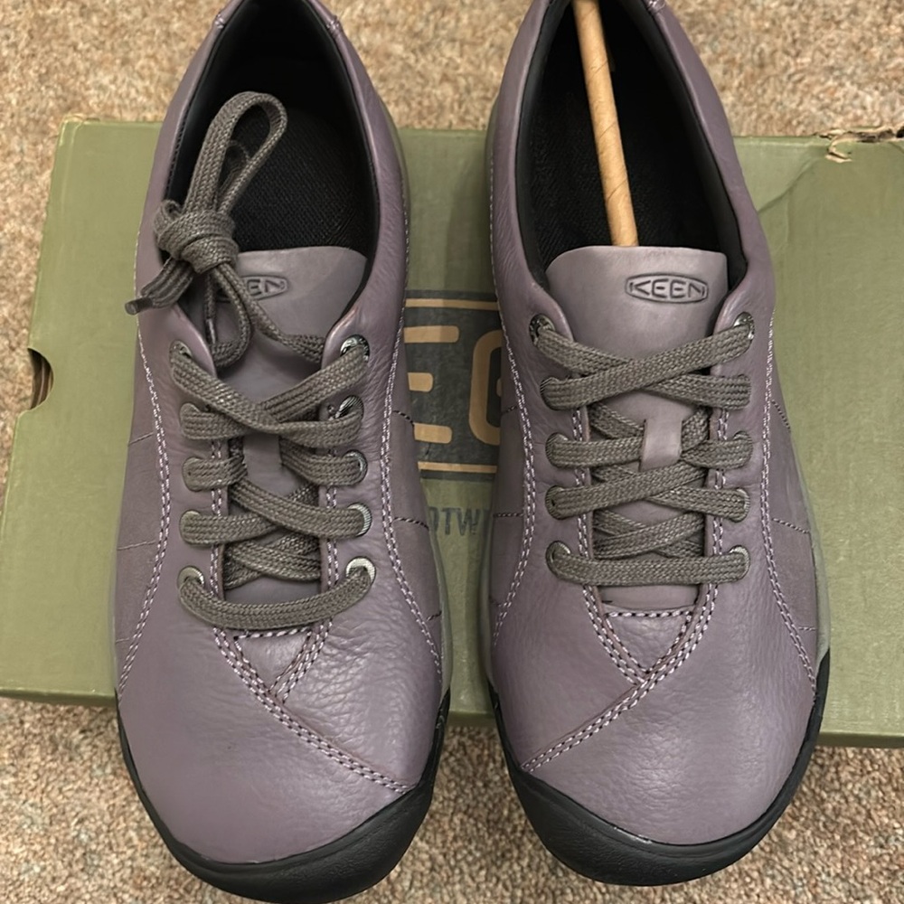Women’s Keen Presidio, size 9.5